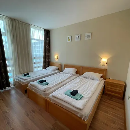 Grenada - By The Lägenhet Slăntjev Brjag