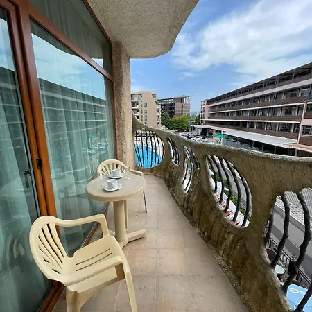 Grenada - By The Apartment